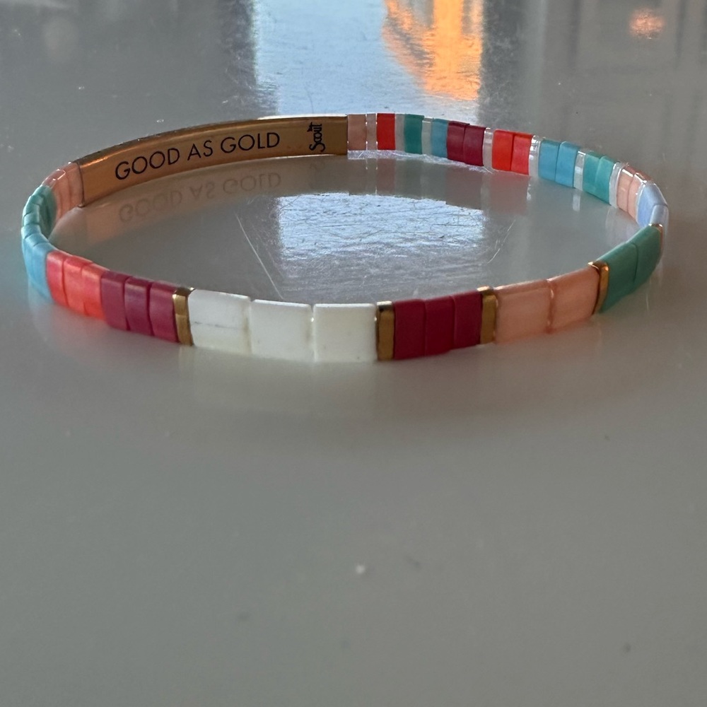 Colorful beaded bracelet with gold plate